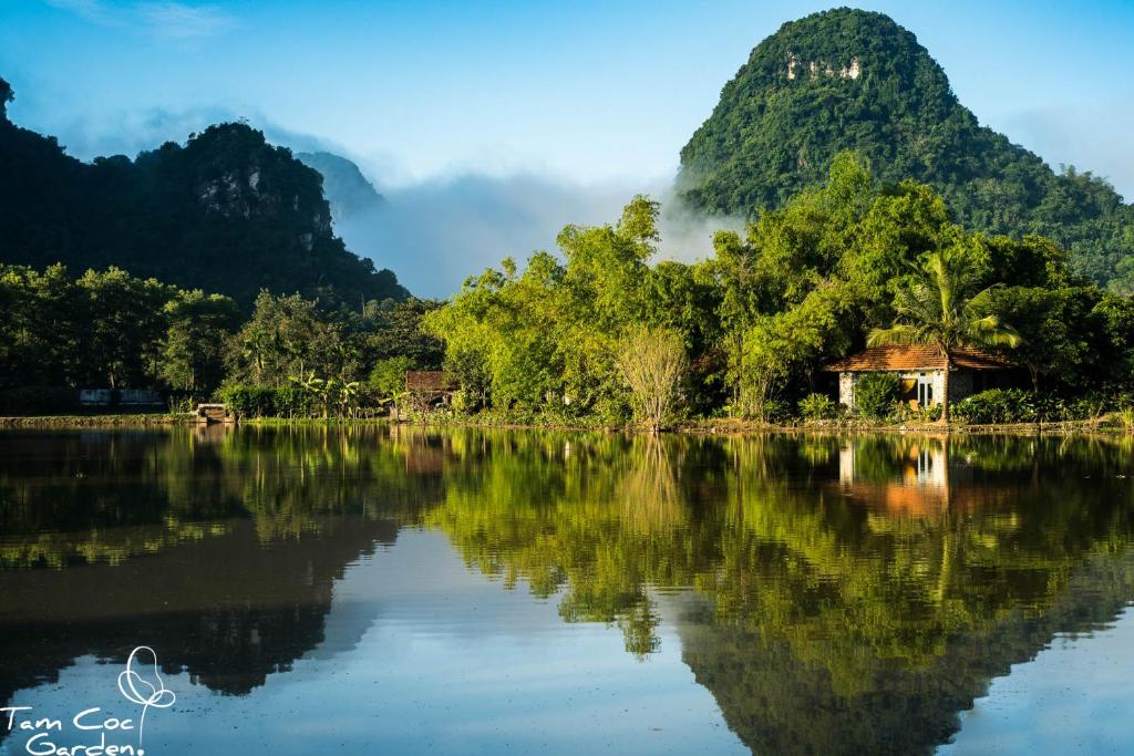 Ninh Binh Vietnam https://cf.bstatic.com/xdata/images/hotel/max1024x768/422421861.jpg?k=50a56eb1a2e08a76a80b1efc51988800c4f052943b2b2ddde185b95a7711161f&o=