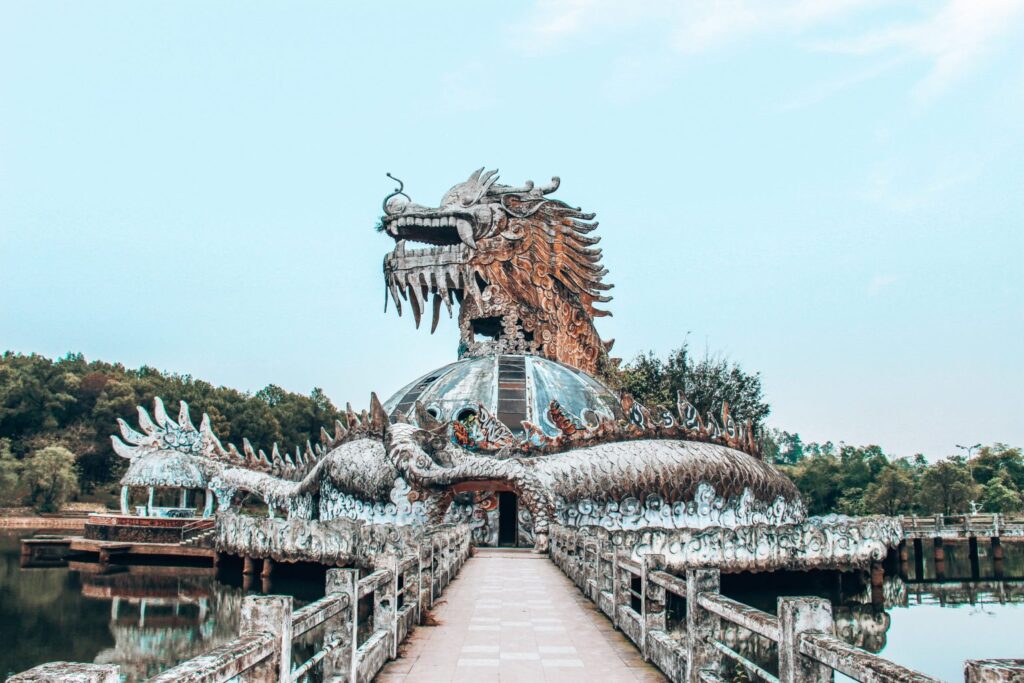 Vietnam Centrale Hoi An Da Nang e Hue parco acquatico abbandonato Hue